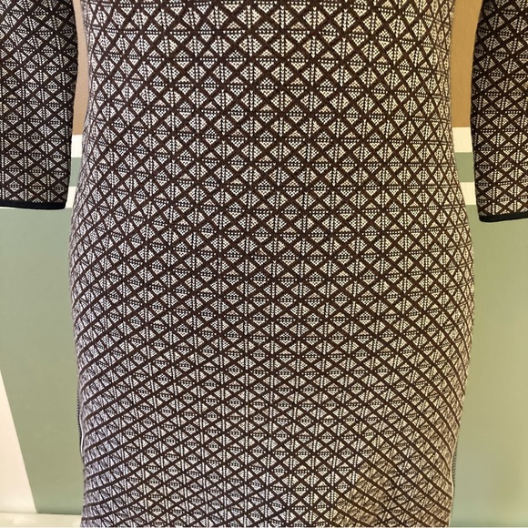 Tory Burch Shadow Mix Geo Jacquard Print Dress - Picture 5 of 12